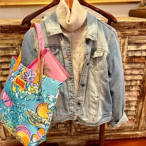 Lilly Pulitzer Floral Tote + LP Clear Pink Wristlet w Palm Trees Nice & NWOT 🌸🌼🌴